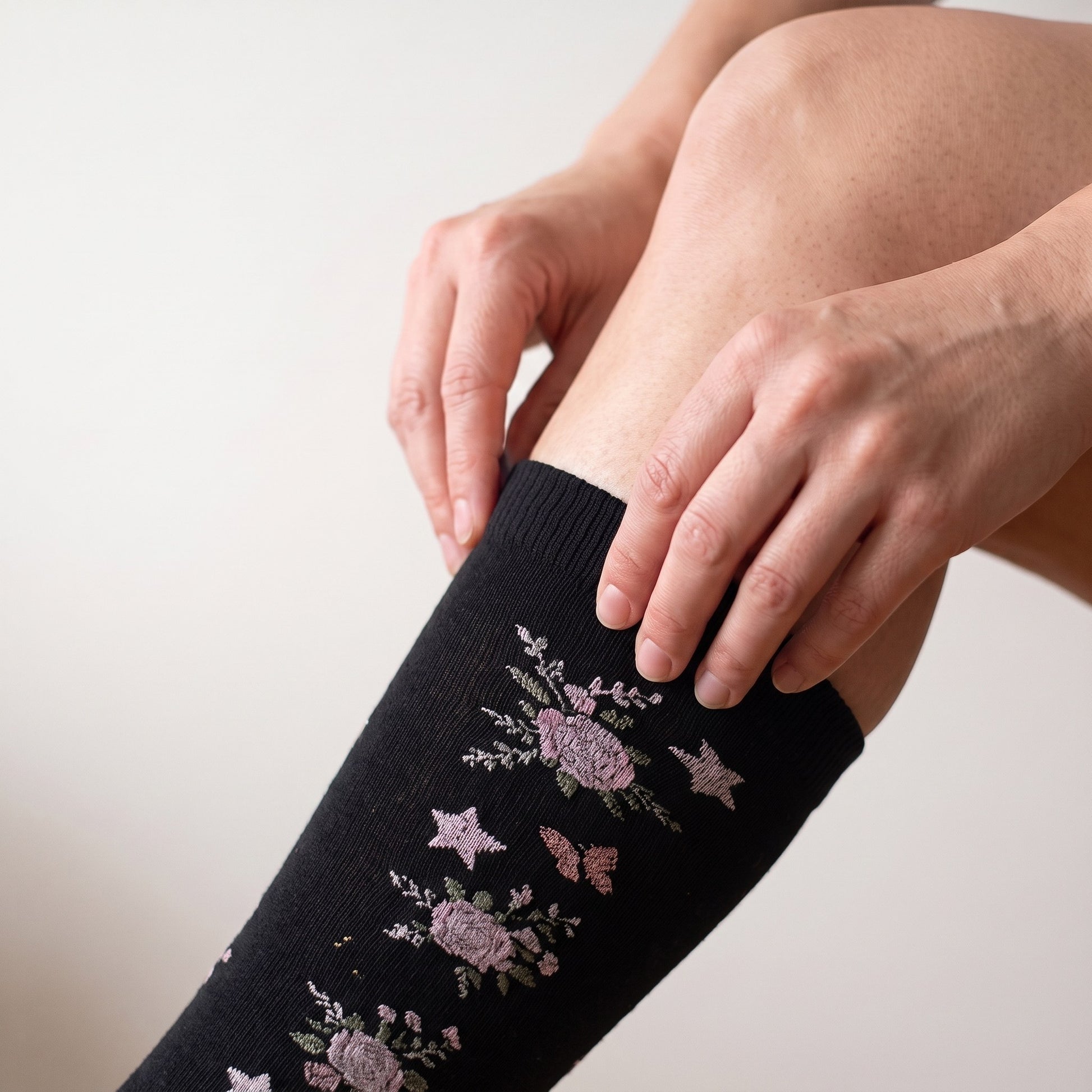 Solemate Floral Black — Close-up