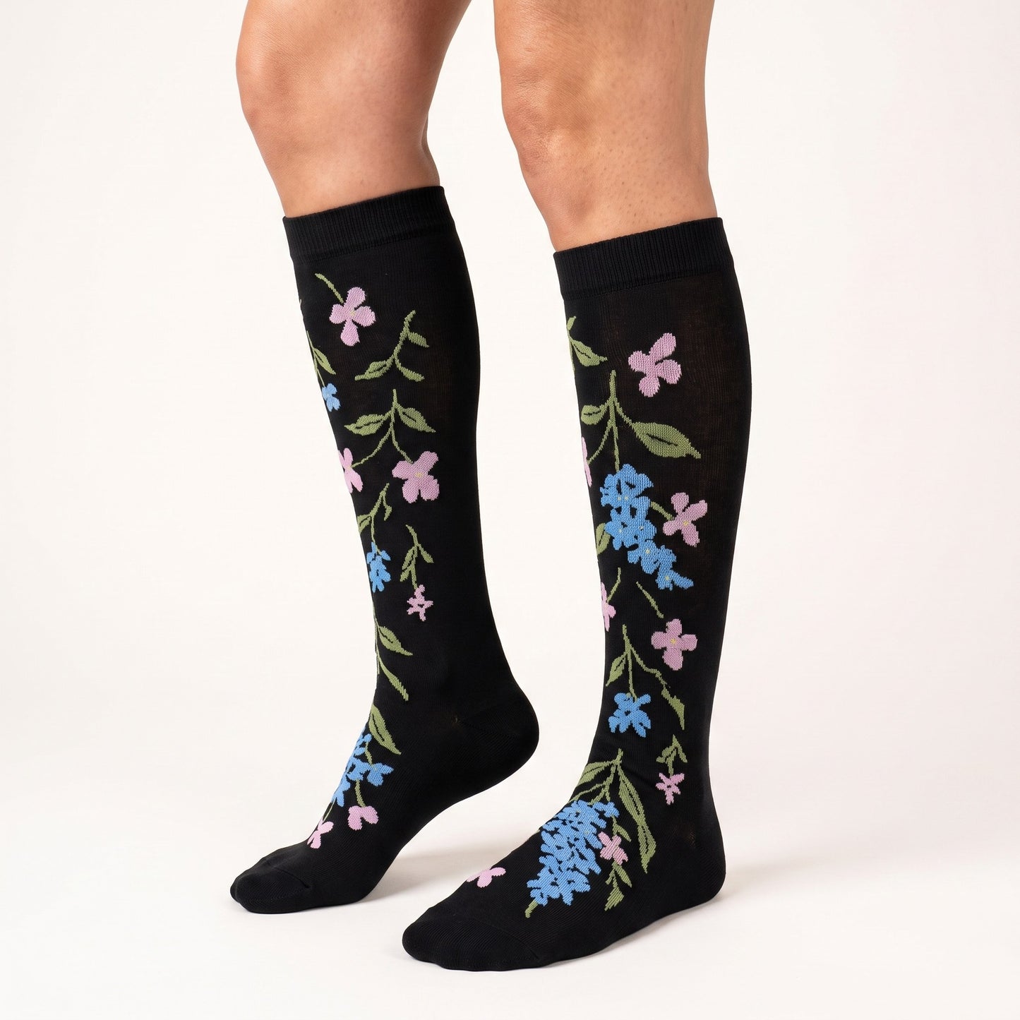 Solemate Lily Black — On-leg